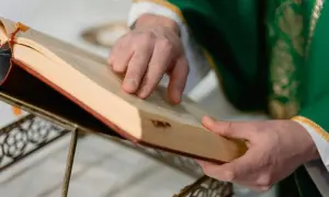 Kiedy odbywa się modlitwa wiernych w Mszy Świętej i jej znaczenie