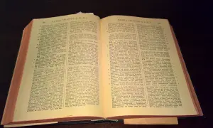 Czy Stary Testament obowiązuje katolików? Wyjaśnienie roli i znaczenia w wierze