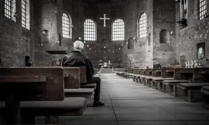 Kiedy jest czytanie na mszy? Poznaj kluczowe momenty liturgii