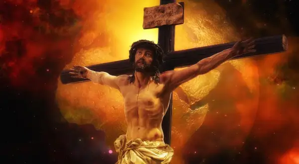 Chrystus na krzyżu, w koronie cierniowej, z krwawymi ranami. Tło kosmiczne, pełne gwiazd i mgławic, przypomina o uniwersalnym przesłaniu psalm 21.