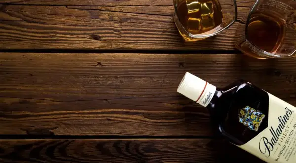 Czy picie alkoholu w piątek to grzech? Odkryj prawdę i mity
