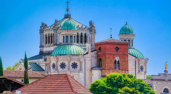 Sanktuarium w Ars Francja: Historia i tajemnice św. Jana Vianney'a