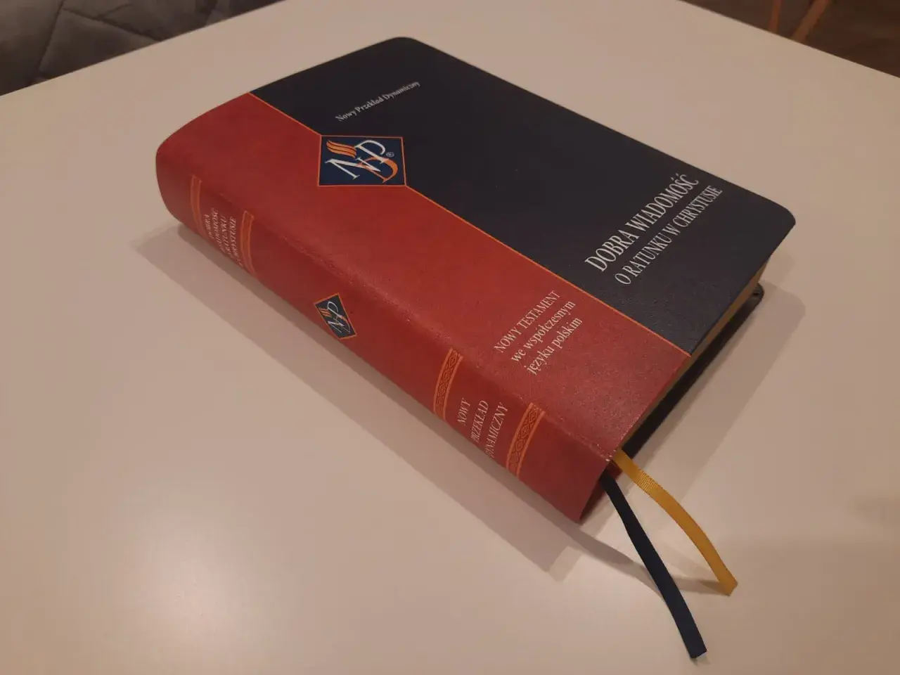 Nowy Testament "Dobra Wiadomość" z imprimatur, we współczesnym języku polskim.