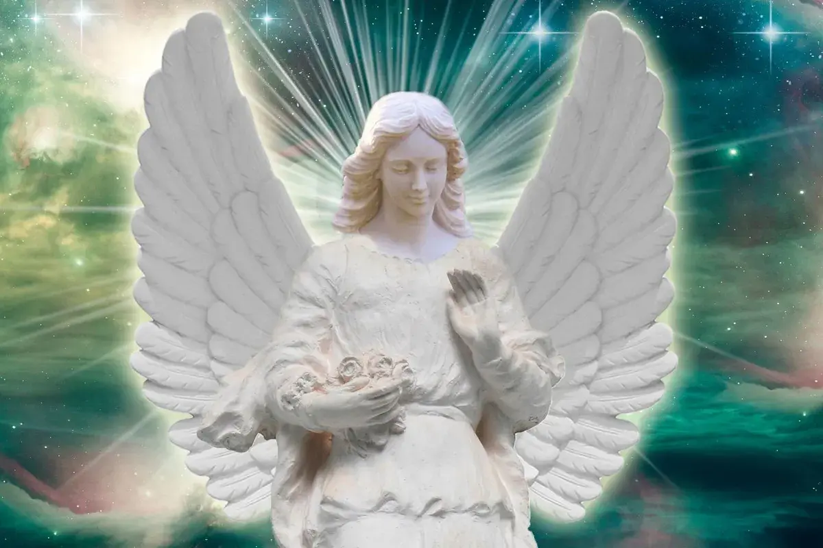 Anioł Uriel w białej szacie, z bukietem róż w dłoni, otoczony kosmicznym blaskiem.