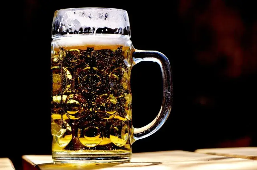 Czy picie alkoholu przed 18 to grzech lekki czy ciężki w oczach Kościoła?