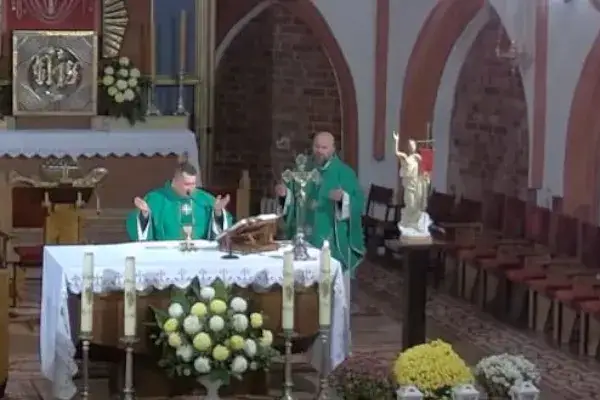 Zdjęcie Ile trwa msza? Poznaj różnice w czasie trwania różnych mszy