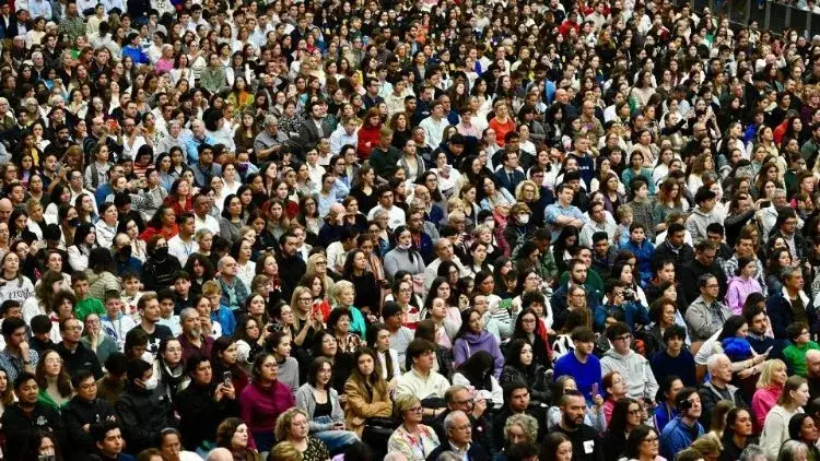 Zdjęcie Ile katolików jest na świecie? Aktualne dane i globalne trendy wyznania