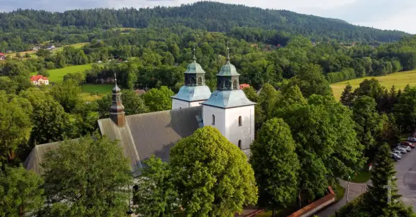 Msze w sanktuarium Rychwałd: harmonogram i wyjątkowe wydarzenia